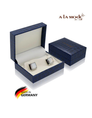 a La Mode Collection Cufflink for Men