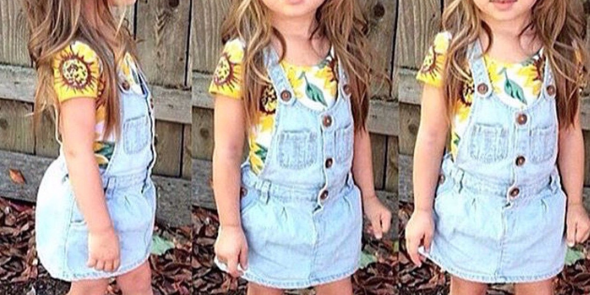The fatal stabbing of 3-year-old outside an Ohio supermarket took just seconds, police say