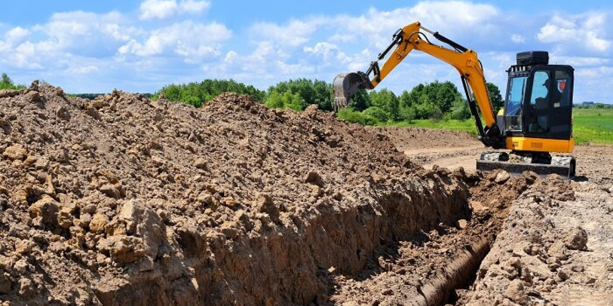 How Commercial Excavating Contractors Prepare Land for Large-Scale Projects