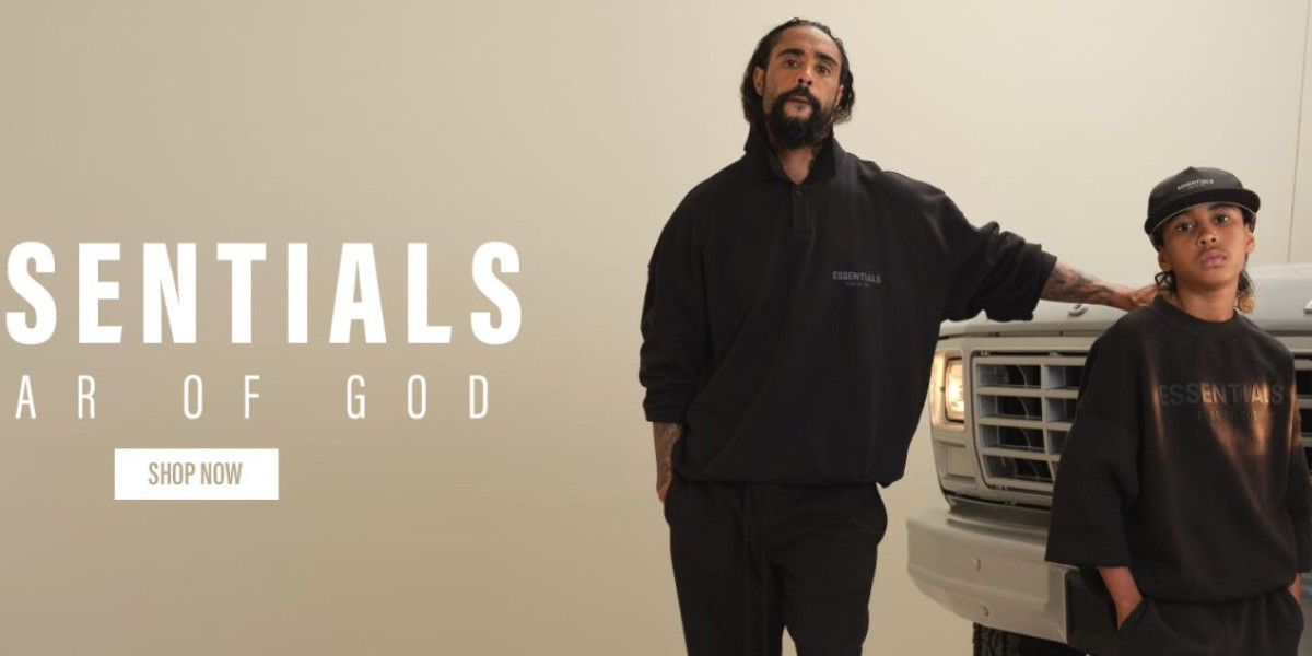 Warm Essential Hoodie – Built for Comfort in Every Season