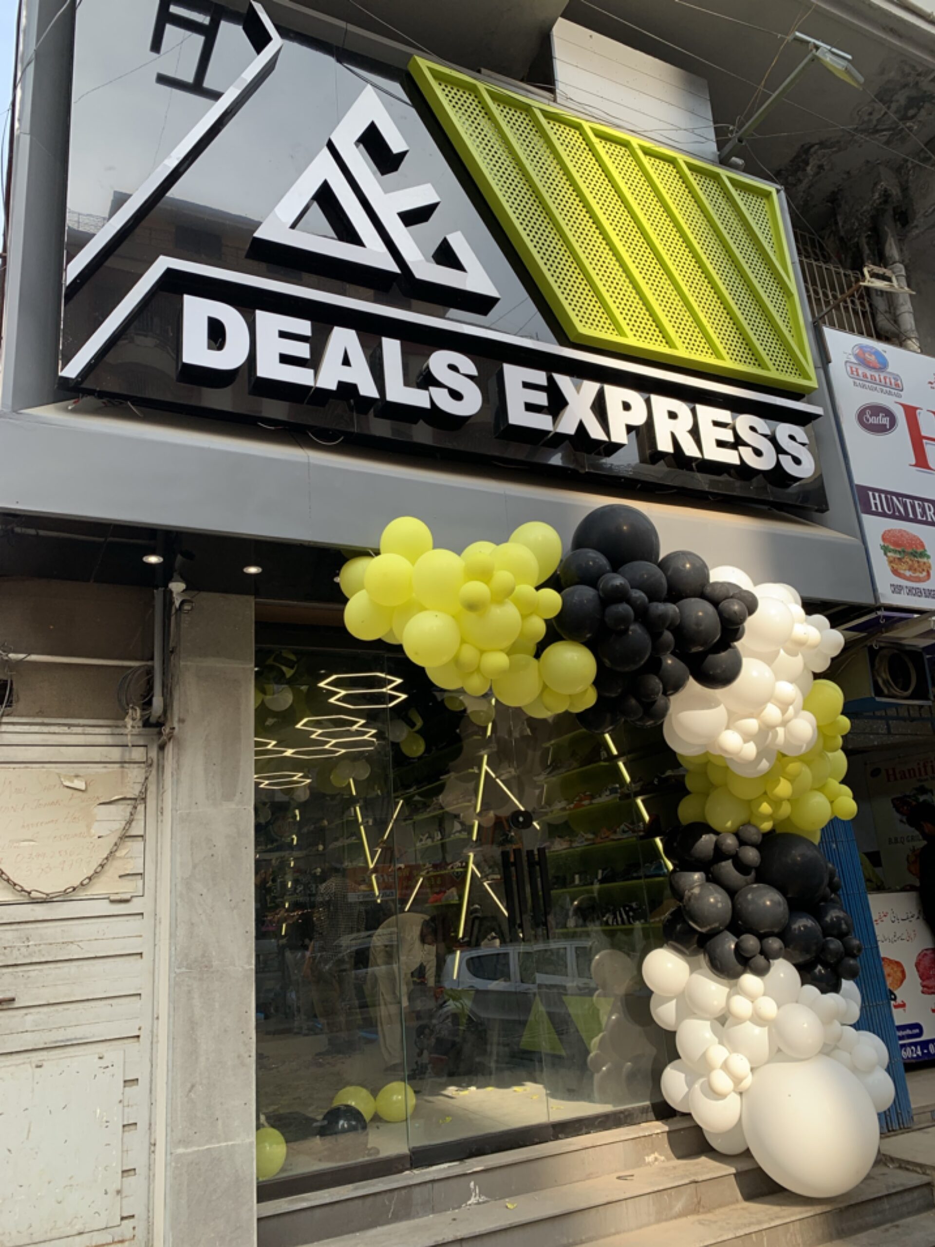Best New Sneakers, Nike, Adidas Shoes for Men in Pakistan