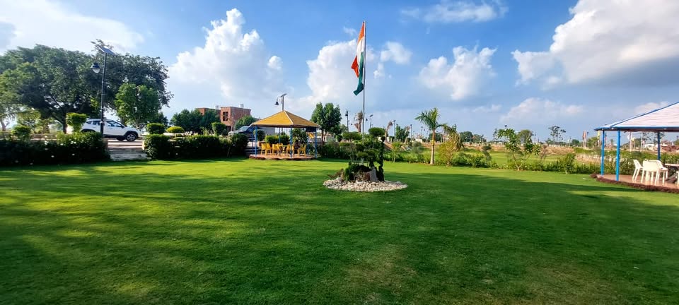 Commercial Property near Film City: A Smart Investment Opportunity with Anugrah Homes – GuestCountry