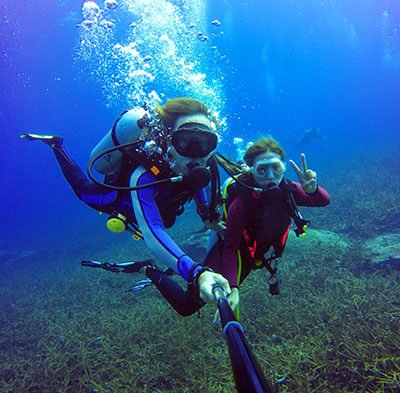 Scuba Diving in Dubai with Certified Diver | PADI Courses