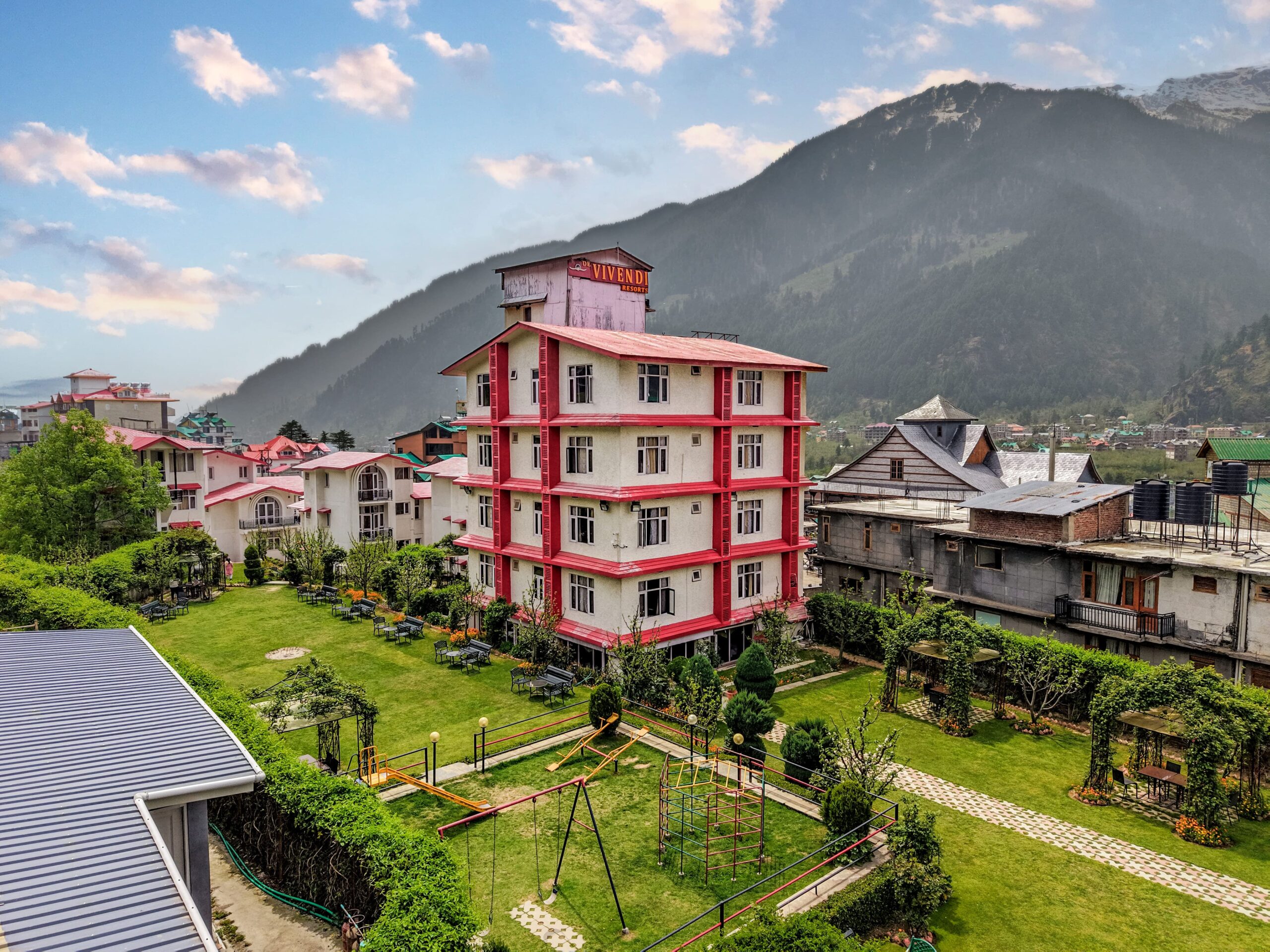 Best Resorts in Manali for Family​- De Vivendi Resorts - Book Now