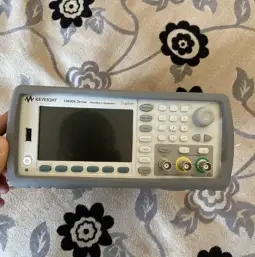 Generator de semnal Keysight 