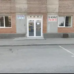 Închiriez spațiu comercial ultracentral în orașul Năsăud