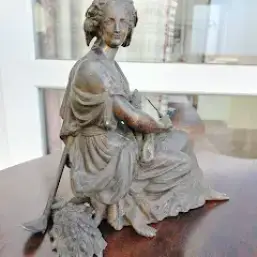 Sculptura ce reprezinta zeita agriculture
