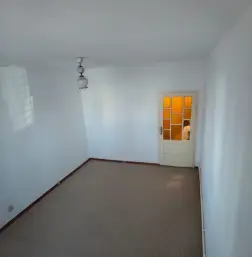 Vând urgent garsoniera 