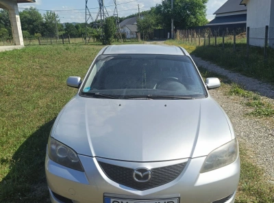 Vând Mazda 3 an 2004 motorizare 1.6 cm3