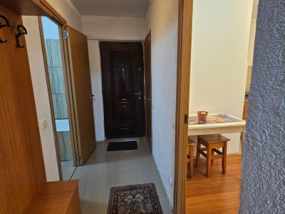 Garsonieră de închiriat în centrul Otopeni – 51 mp, balcon generos, parcare