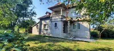 Casă de vânzare în Lucăcești, teren 1.100 mp, lângă Mireșu Mare