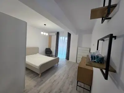 BLOC NOU,  Apartament 1 camera la prima inchiriere, decomandat, Zona Visan
