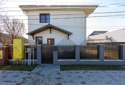 CASĂ INDIVIDUALĂ P+1, 160 MP UTILI, GARAJ, BECI – ȘERBĂNEȘTI, BACĂU