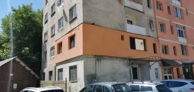 Apartament 3 camere de vânzare în Sighetu Marmației, etaj 1, bloc izolat termic 