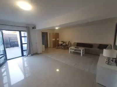 Casă renovată cu 3 camere și 2 băi de vânzare în Constanța – Faleza Nord, Strada Făgetului