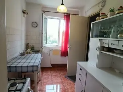 Apartament 3 camere de vânzare – Cartier Săsar, Baia Mare 
