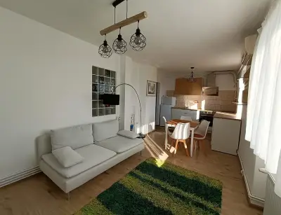 Apartament spațios cu 3 camere – Cartier Săsar, zona Iuliu Maniu / Petre Dulfu