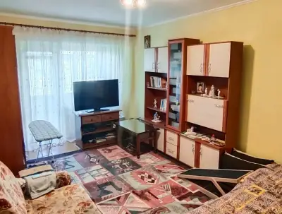 Apartament 2 camere, decomandat, 52mp, etaj 3/4, Piața Moldovei - ultracentral, Focșani | Proprietar