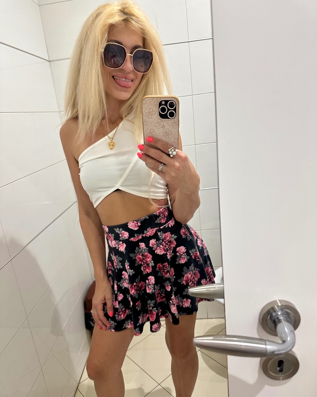 model_profile_for_others.image