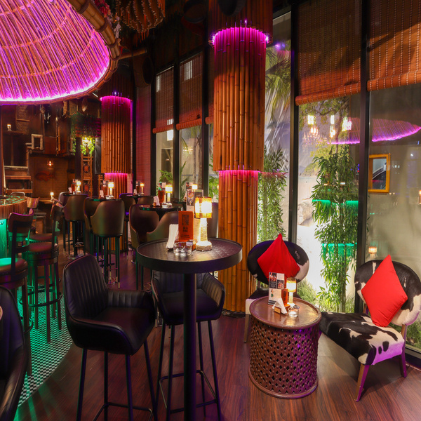 TROPICAL BRUNCH EVERY FRIDAY
