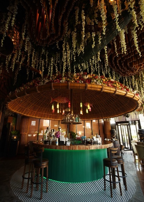 Mai Tai Lounge>