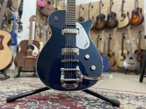 GRETSCH G5260T Electromatic Jet Baritone with Bigsby Midnight Sapphire