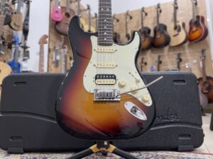 Fender American Ultra Stratocaster HSS, Rosewood Fingerboard, Ultraburst 2023
