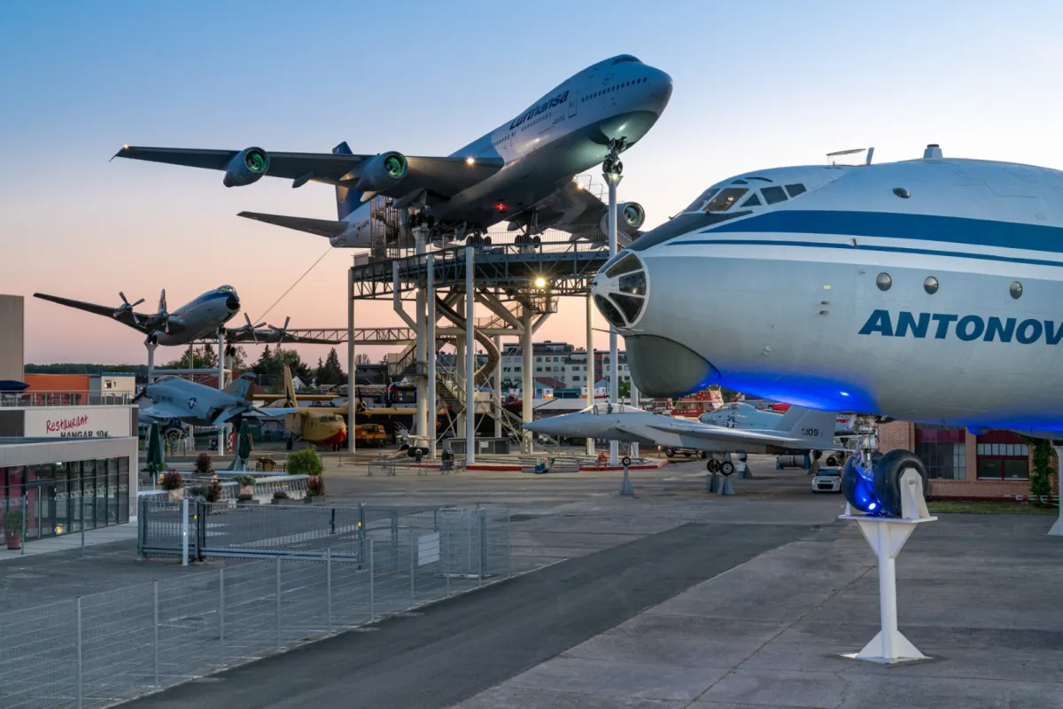 Boeing 747, Antonov und weitere Flugzeuge im Freigelände des Museums