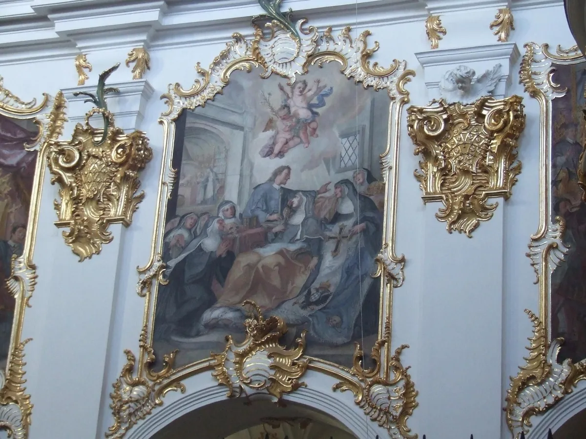 Barockes Wandgemälde mit goldenen Verzierungen