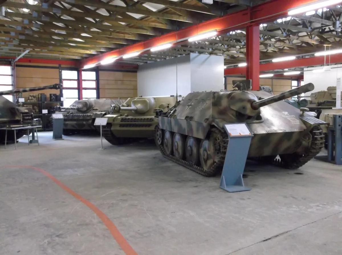 Panzer in einem Museum ausgestellt