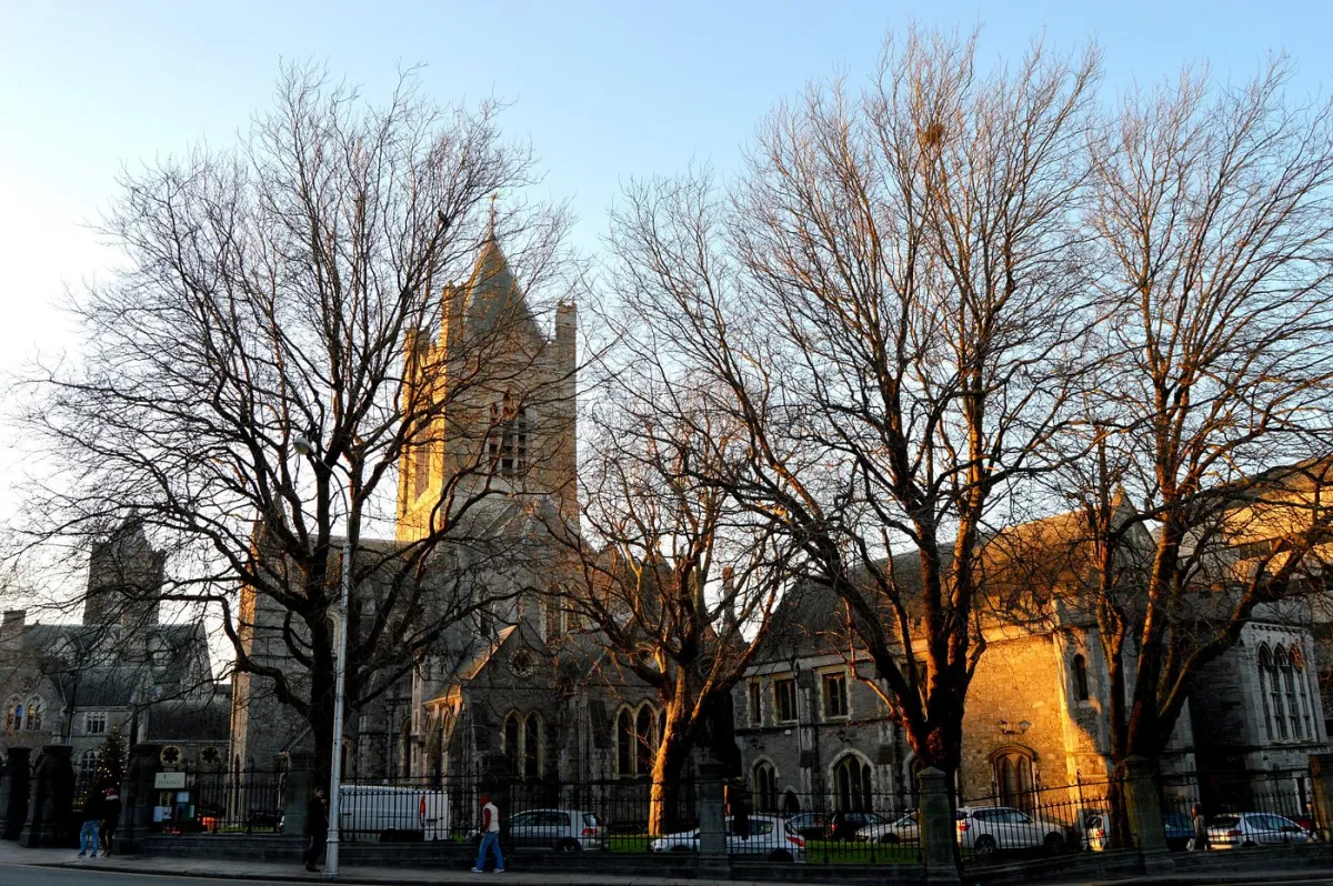 Dublin Tour Guide - Private Tours, місце відпочинку та розваг, Dublin 1, historic church facade