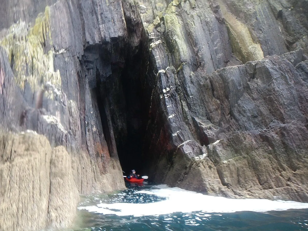 Irish Adventures — recreation base in Dingle, sea kayaking through rock formations