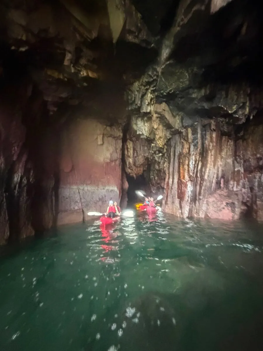 Irish Adventures — recreation base in Dingle, sea kayaking in a cave