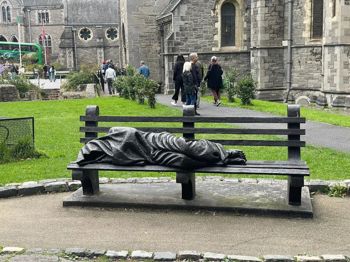 LetzGo City Tours — recreation base in Dublin 1, sculpture on a bench