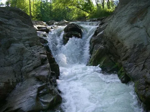 Waterfall Sheshorian Hook (Silver Falls)