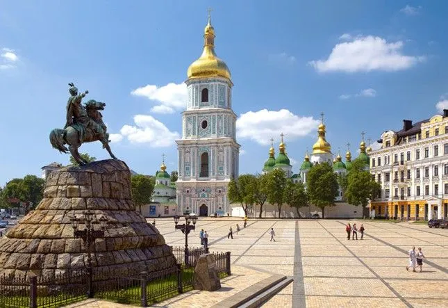 Софійська площа пам’ятник Богдану Хмельницькому в Києві, історичний центр