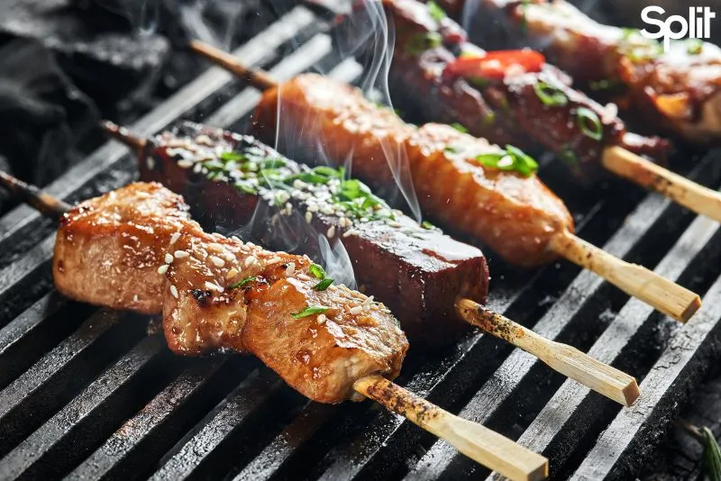 Шашлики на грилі