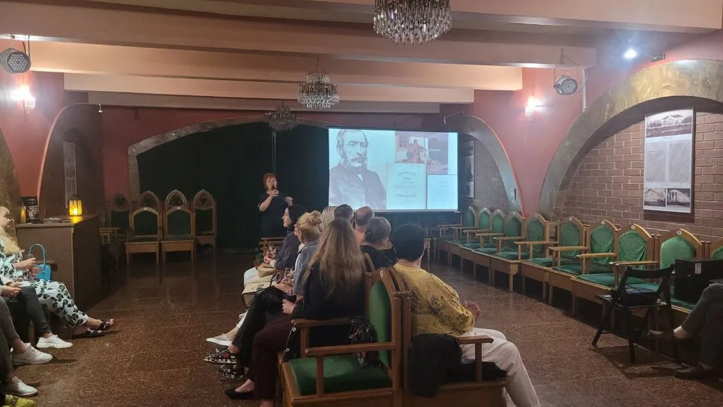 Презентація з аудиторією у залі