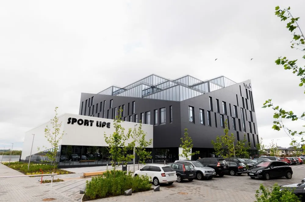 Фітнес-клуб Sport Life Рівне з великим басейном та спа для сімейного відпочинку в БЦ Space4.