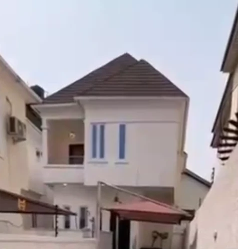 Duplex for Sale in Thomas Estate, Lagos cover picture