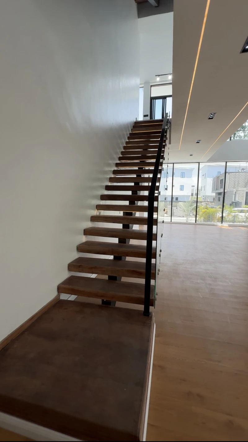 Mansion for Sale in IKATE LEKKI, Lagos - Image 2
