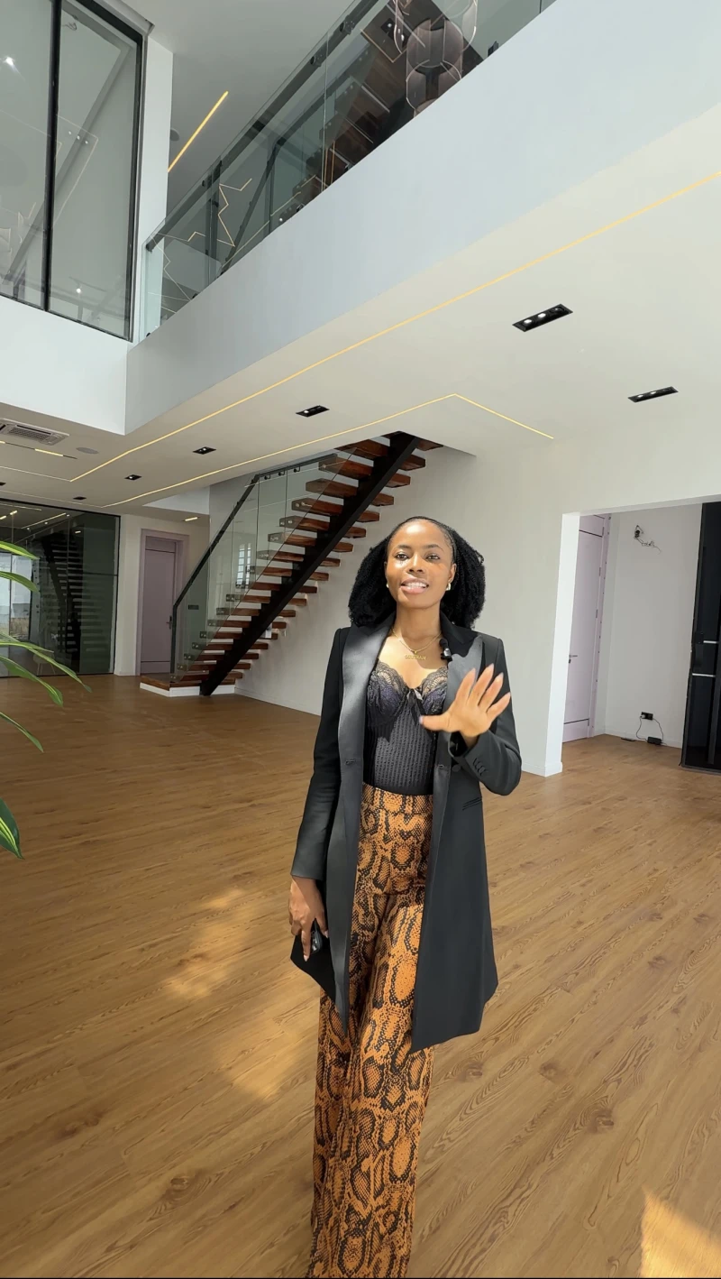 Mansion for Sale in IKATE LEKKI, Lagos - Image 1