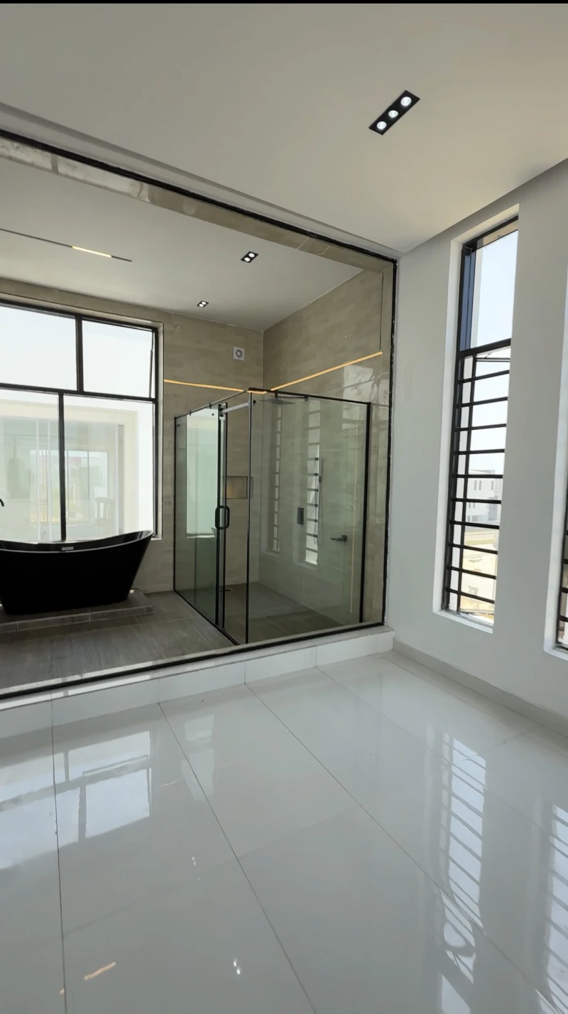 Mansion for Sale in IKATE LEKKI, Lagos - Image 3