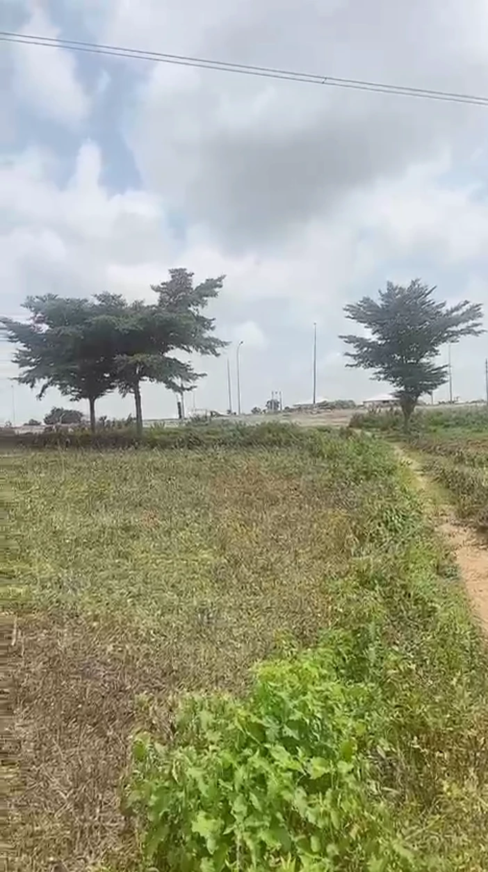 Land for Sale in Airport road Lugbe, FCT - Image 3