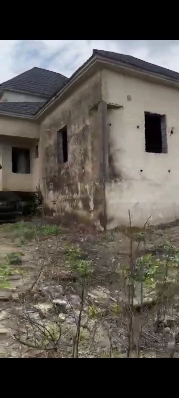 4 Bedroom Flat for Sale in Lugbe, FCT - Image 5