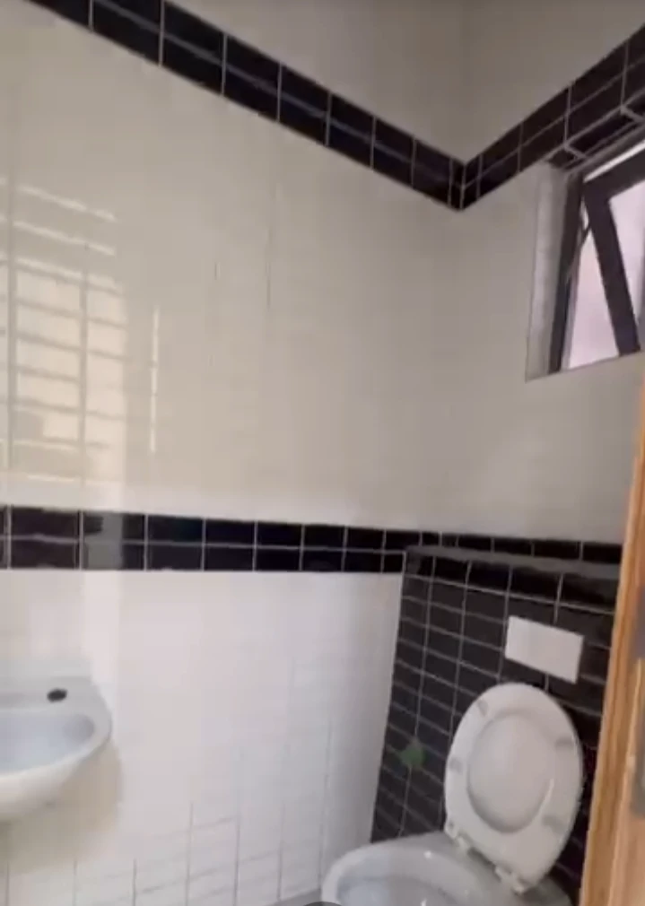 Store for Sale in Wuse 2, FCT - Image 1
