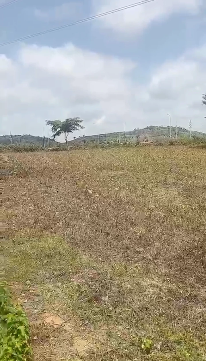 Land for Sale in Airport road Lugbe, FCT cover picture