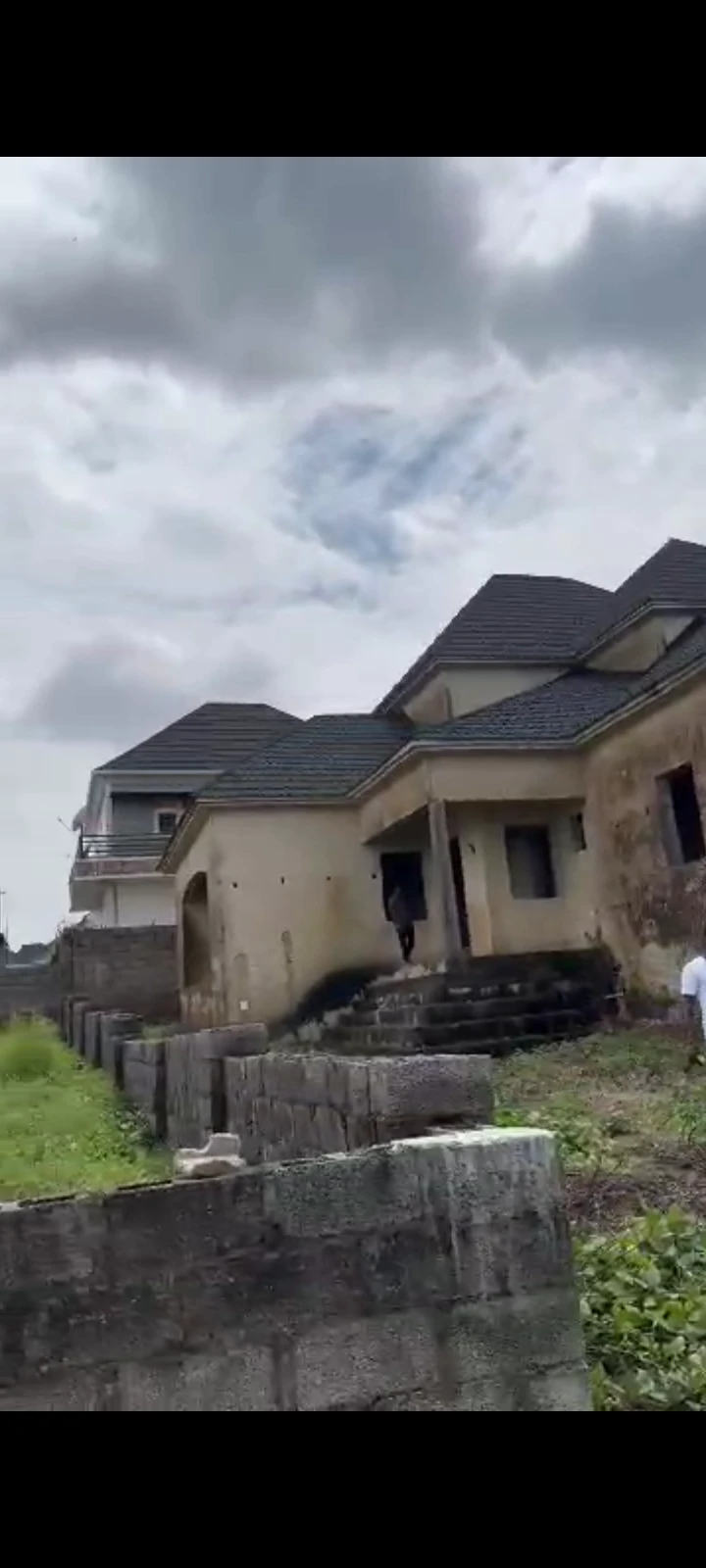 4 Bedroom Flat for Sale in Lugbe, FCT cover picture