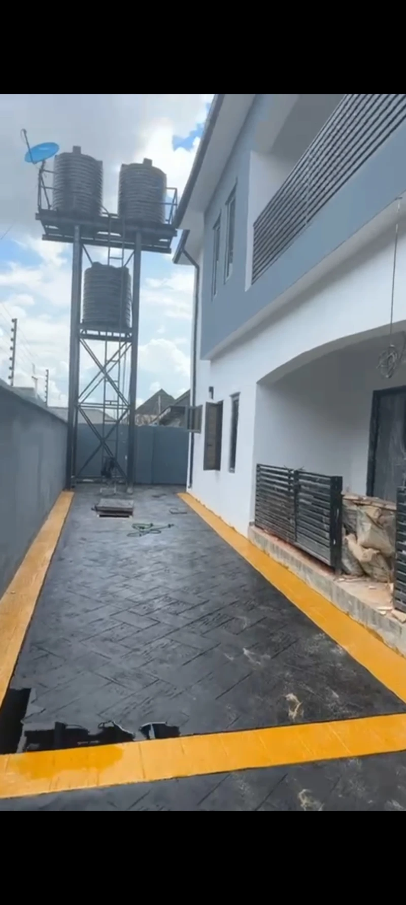 3 Bedroom Flat for Sale in Across koka, Delta - Image 1