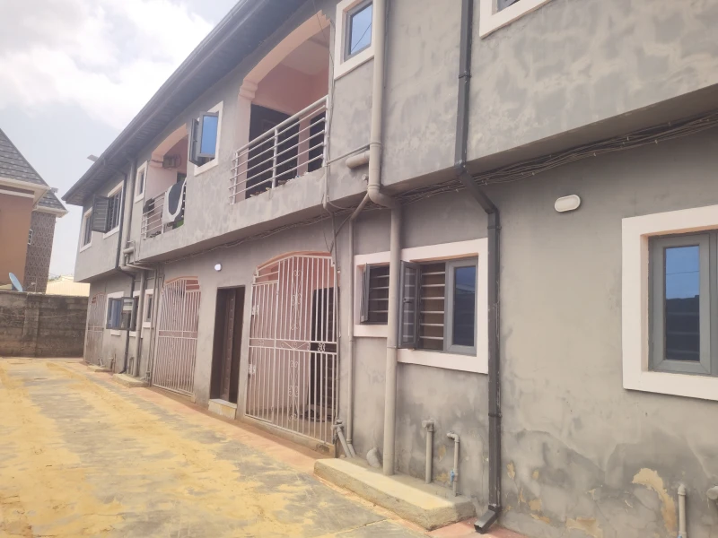 3 Bedroom Flat for Sale in Ibusa Road, Delta - Image 1